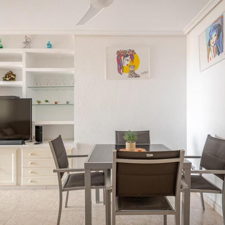 Wake Up to Sea Views, a Short Walk from the Beach - Appartement - 6