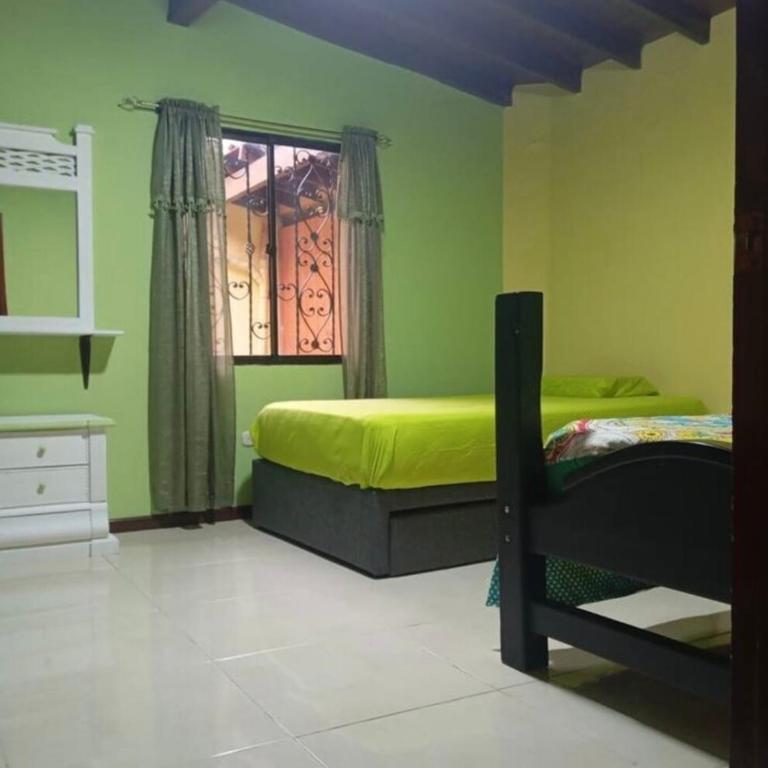 Hostal Los Lirios Segundo Piso Familiar - Casa de 4 dormitorios - 3