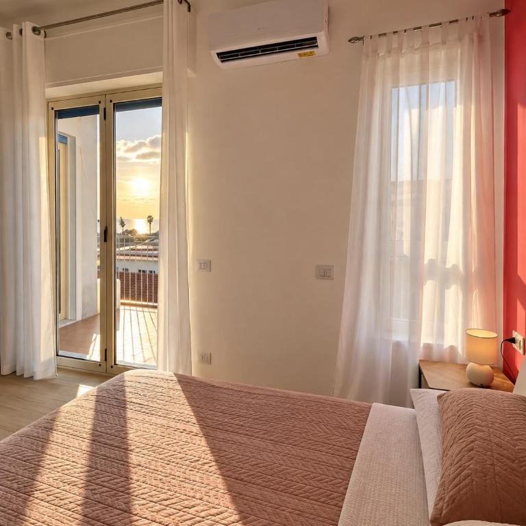 Casa del Sole 2 - Camera Matrimoniale con Balcone e Vista Mare - 11