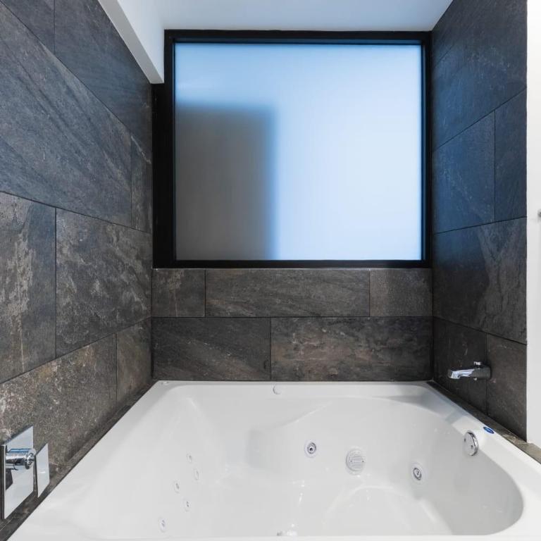 Jacuzzi, Centro Expositor, Los Fuertes - Apartamento de 2 dormitorios - 18