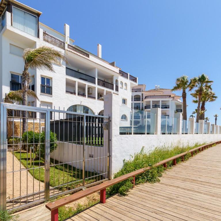 Puerta Del Mar Penthouse Beachfront - Happy Rentals - Apartamento con terraza - 18