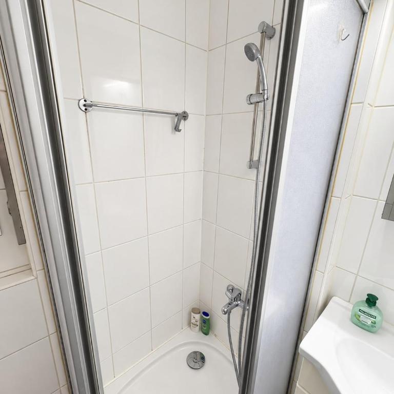 Wiesn-Apartment mit eigenem Eingang & Balkon - Apartamento de 1 dormitorio - 10