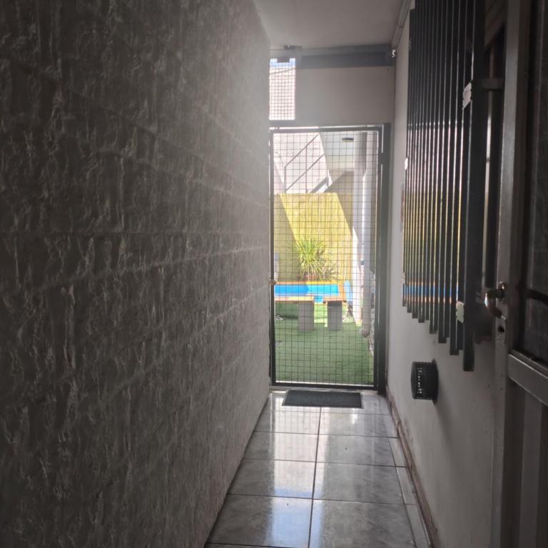 Casa Céntrica con Piscina - 3 dormitorios, 2 baños - Entrada Autónoma - Wifi veloz - Casa Vacacional de 3 dormitorios - 28