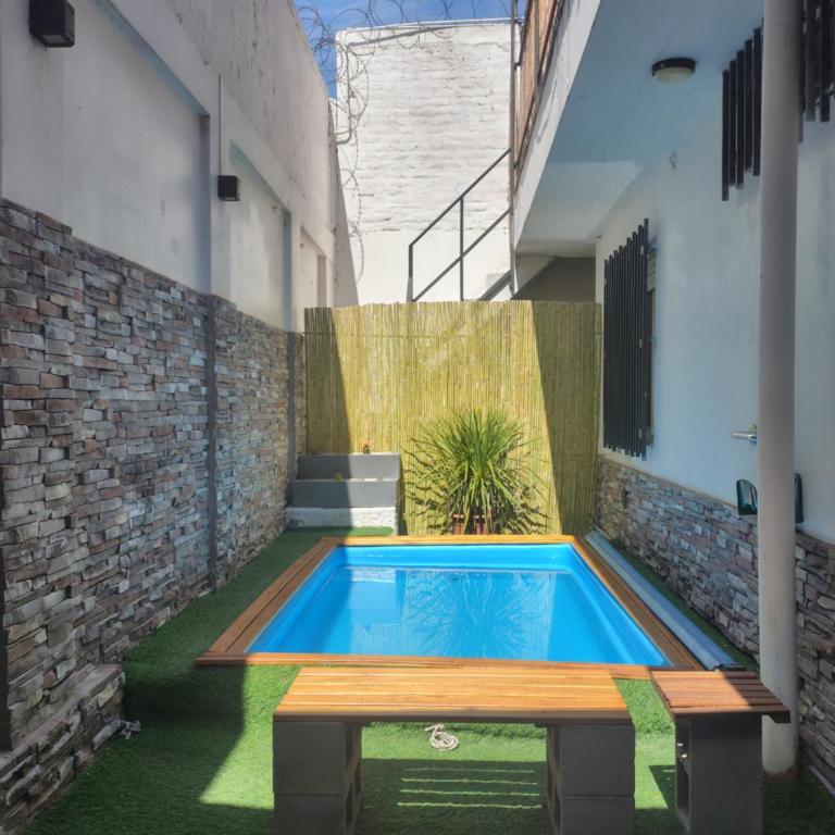 Casa Céntrica con Piscina - 3 dormitorios, 2 baños - Entrada Autónoma - Wifi veloz - Casa Vacacional de 3 dormitorios - 2