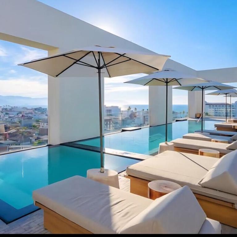 Spacious 2BR Condo - Minutes to Beach and Malecón - Two-Bedroom Apartment - 3
