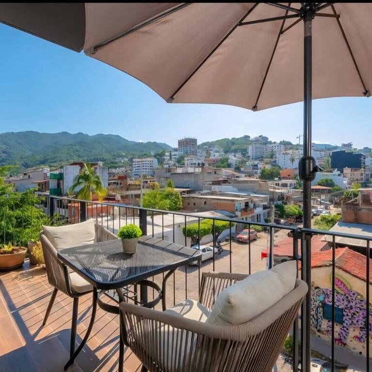 Spacious 2BR Condo - Minutes to Beach and Malecón - Two-Bedroom Apartment - 16