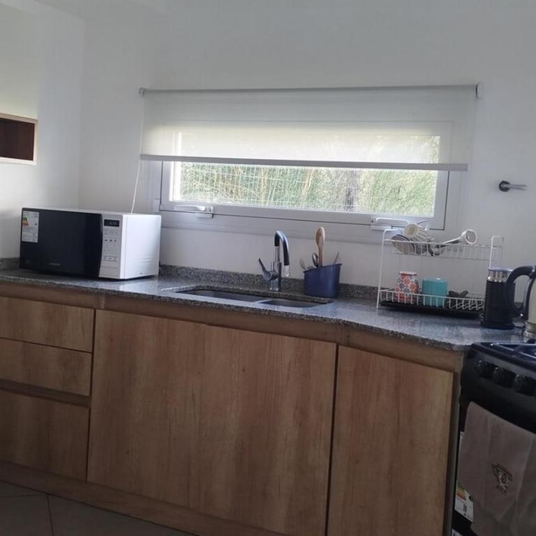 Casa luminosa con jardín, cerca del Teleférico Cerro Otto - Casa de 2 dormitorios - 20