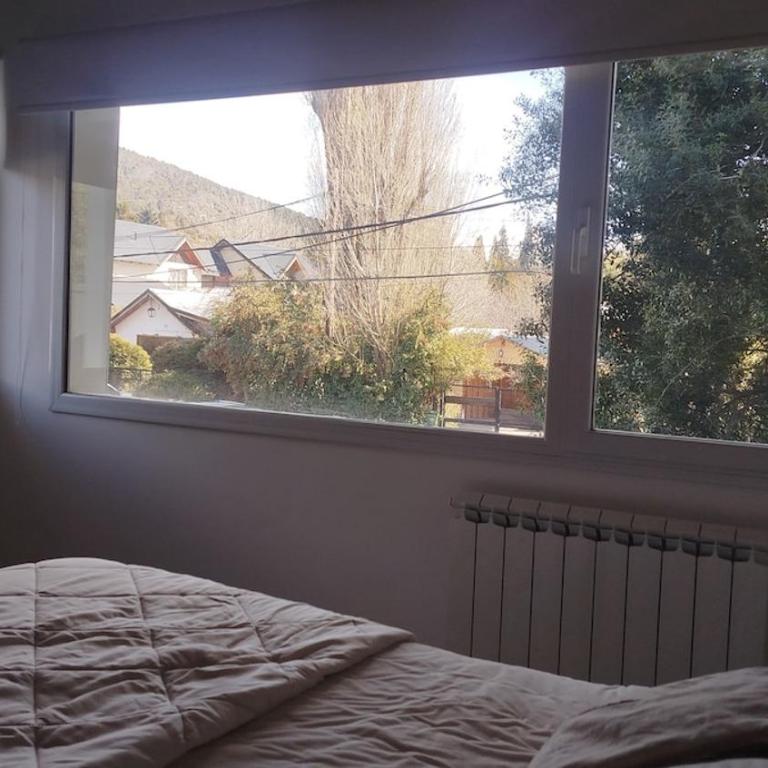 Casa luminosa con jardín, cerca del Teleférico Cerro Otto - Casa de 2 dormitorios - 33
