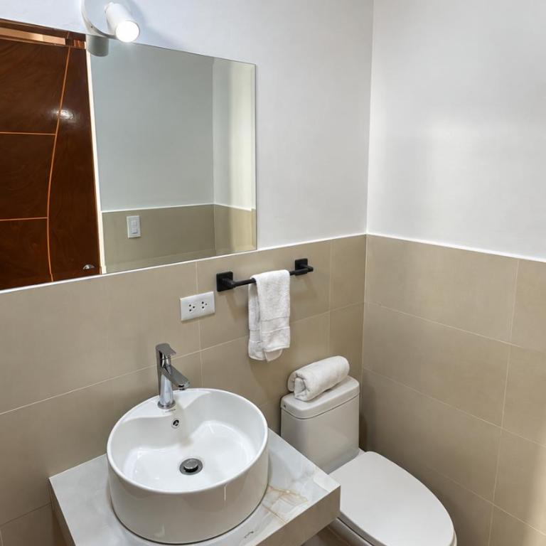 Hotel El Galeón - PARACAS - Habitación Doble con baño privado - 17