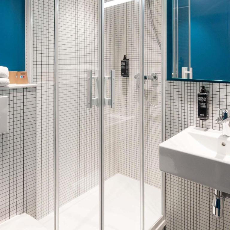 ibis budget Lyon Centre Confluence - Triple Room - 4
