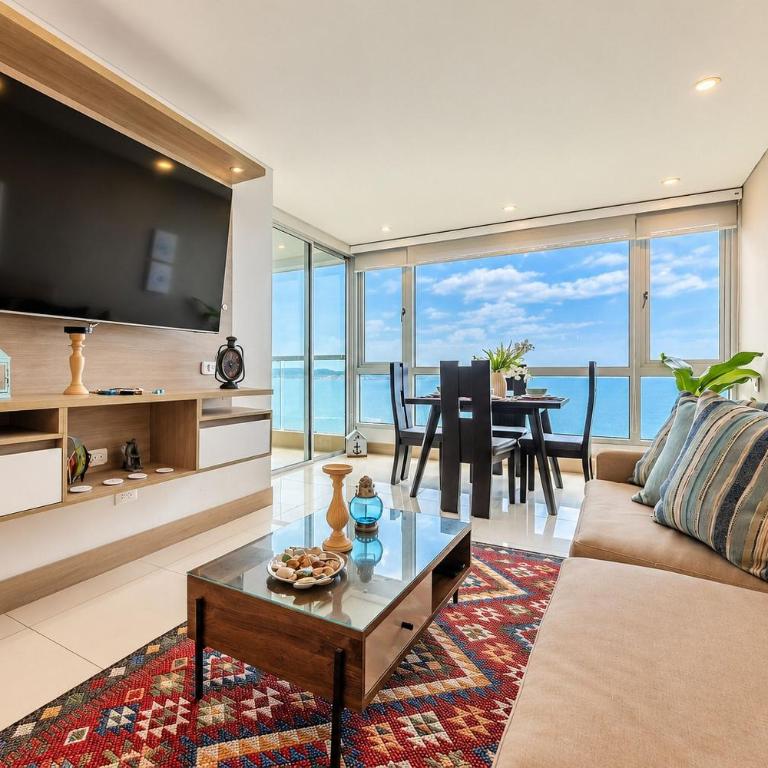Palmetto Sunset — Oceanfront Apartments - One-Bedroom Apartment with Sea View - 2