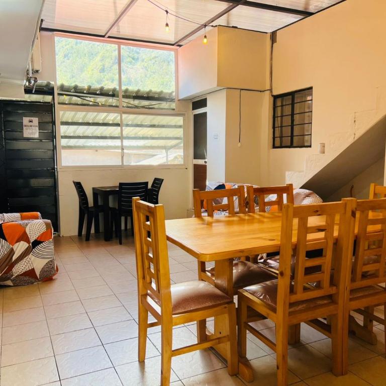 Town Apartment with terrace 4 bedrooms 3 baths - Apartamento - 3