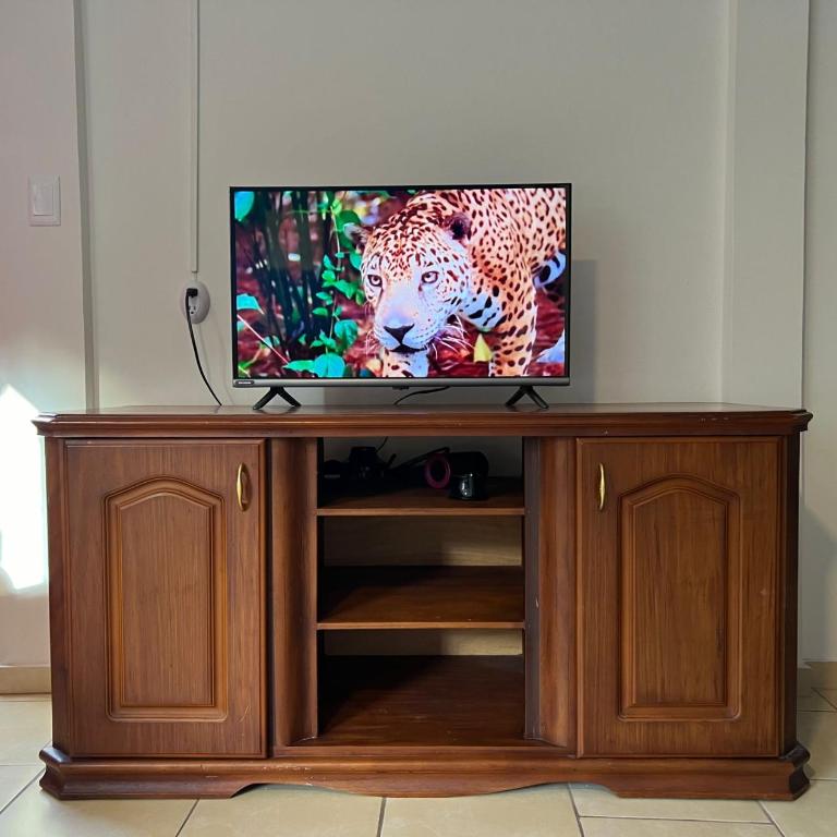 Town Apartment with terrace 4 bedrooms 3 baths - Apartamento - 4