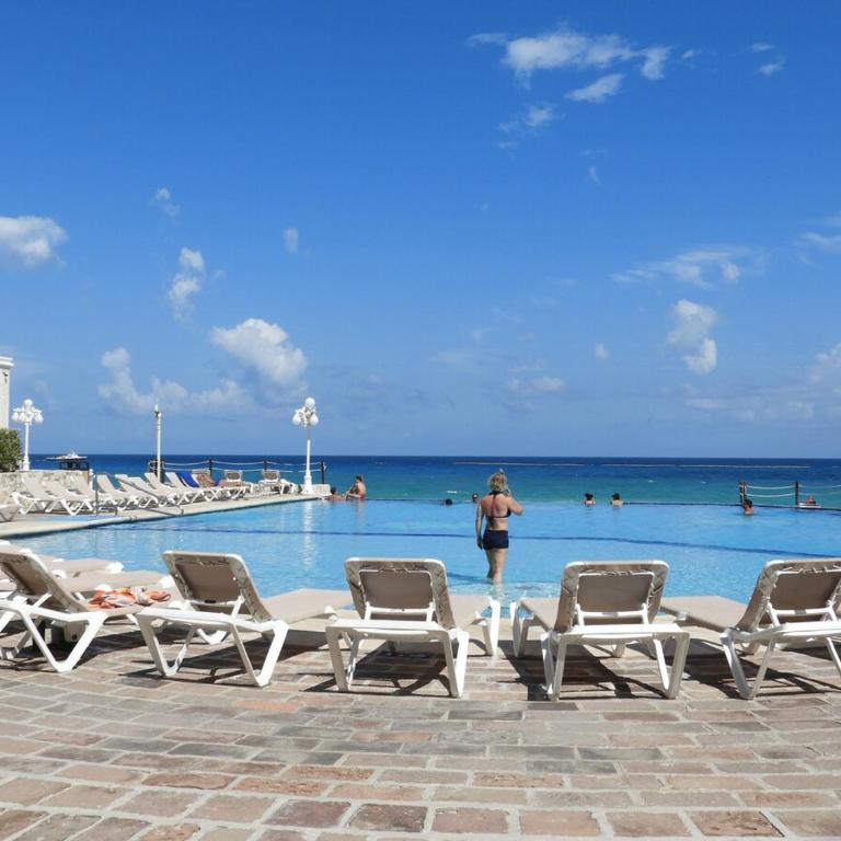 Gorgeous Caribbean Ocean View - One-Bedroom Apartment - 12
