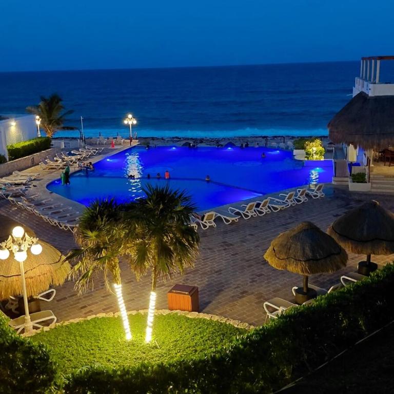 Gorgeous Caribbean Ocean View - One-Bedroom Apartment - 13