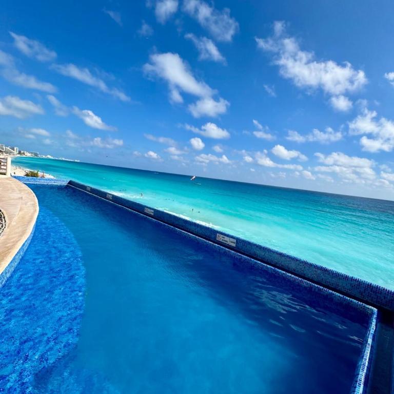 Gorgeous Caribbean Ocean View - One-Bedroom Apartment - 14