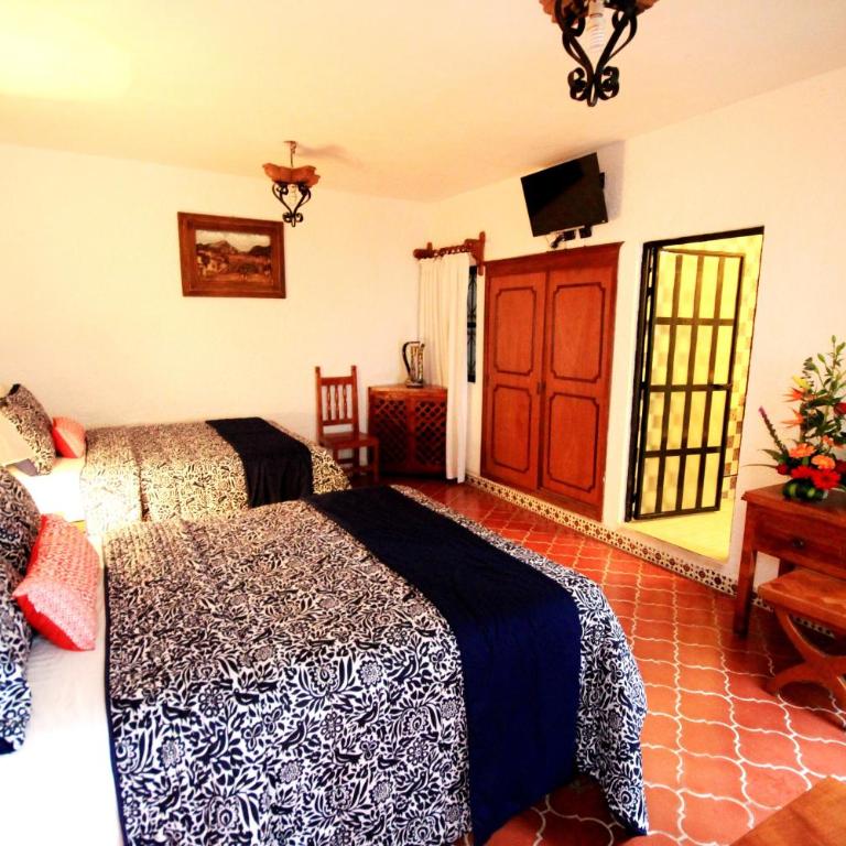 Hotel Mesón del Rosario - Double Room with Two Double Beds - 1