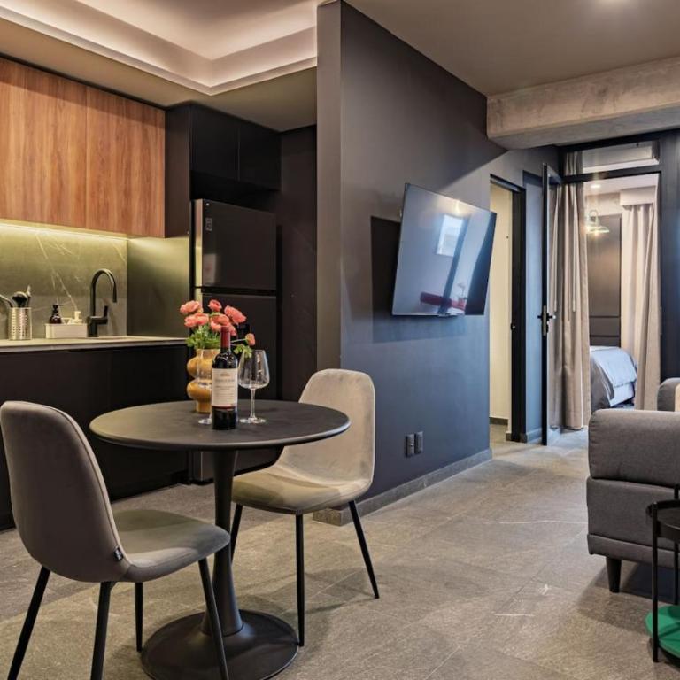 Modern Balcony Suite Near Reforma Gym and Views - Apartment - 2