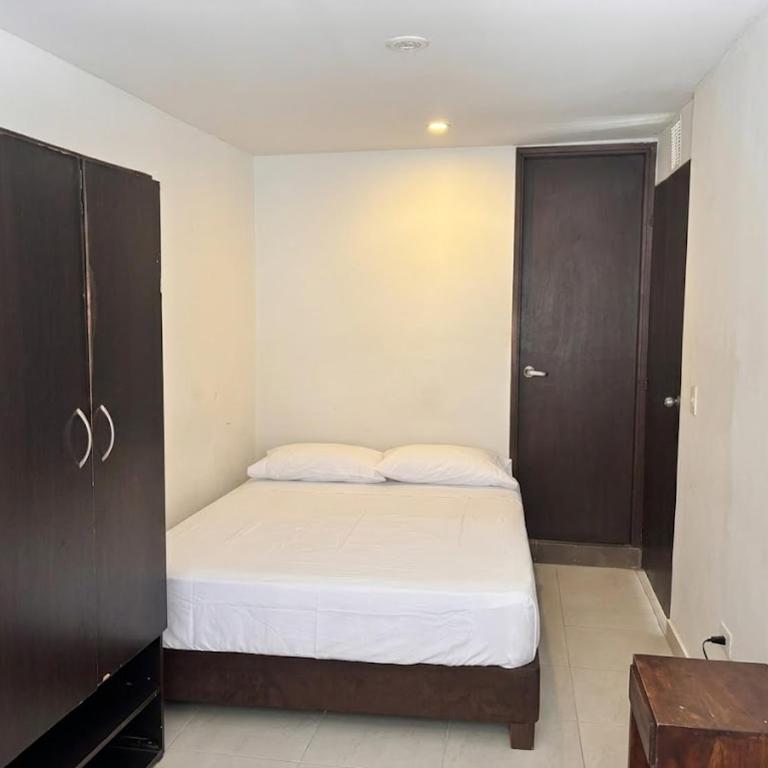 Casa Kiwi Hostel - Triple Room with Bathroom - 3