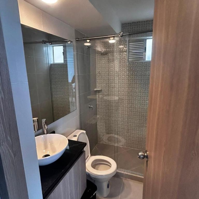 Moderno 2 hab, cerca Malecón, Piscina, BBQ, Co-wk - Apartamento de 2 dormitorios - 14