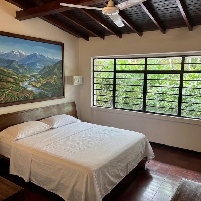 Casa Kiwi Hostel - Small Double Room with shared bathroom - 3