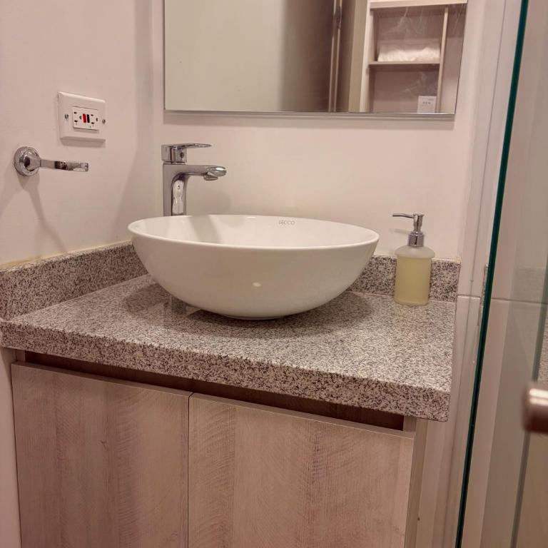 Acogedor apartamento con linda vista en Laureles, norte de Armenia cerca al centro comercial Portal del Quindío - One-Bedroom Apartment - 12