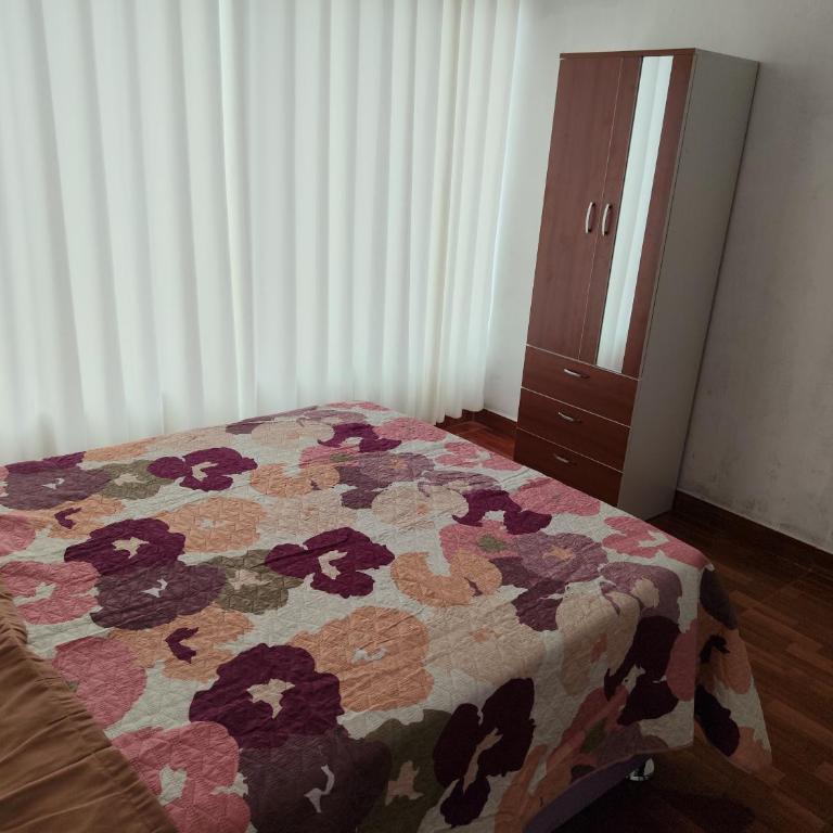 E&R House - Three-Bedroom House - 8