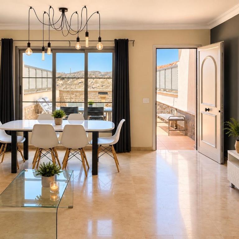 Las Brisas Duplex - 3-Bedroom House, AC, Pool & BBQ - Casa de 3 dormitorios - 30