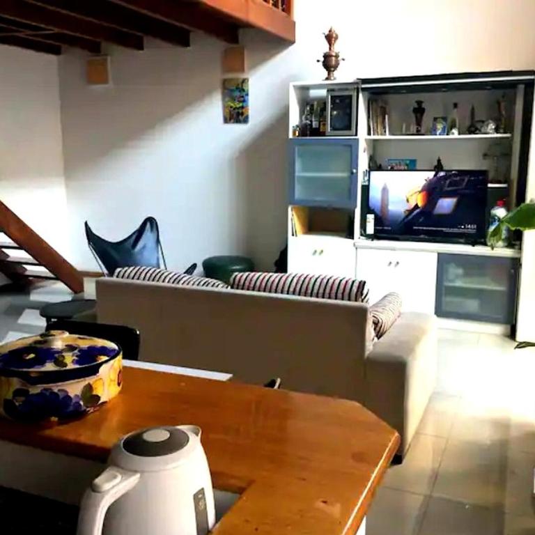 Departamento Hermoso con entrepiso, amplio y luminoso - Apartamento - 7