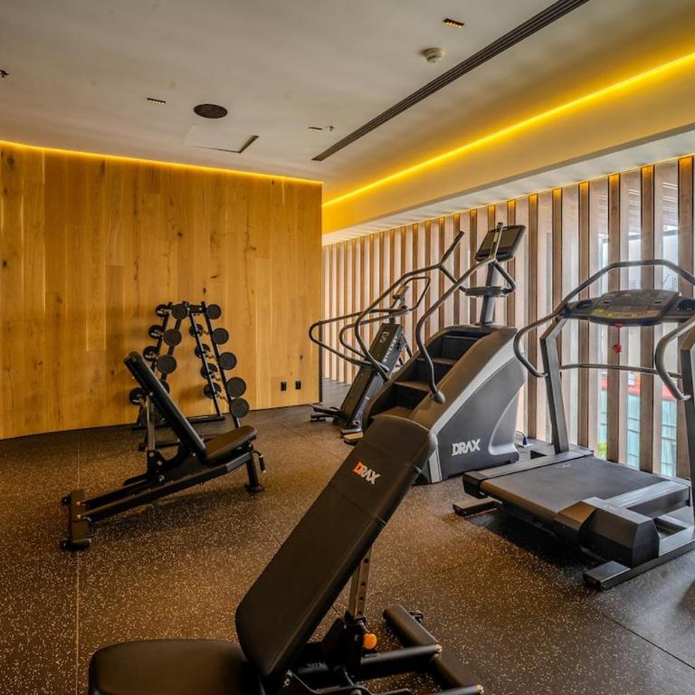 The R Line | Floor 42 Skyline | King Suite | Pool - Two-Bedroom Apartment - 21