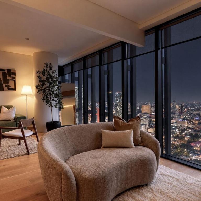 The R Line | Floor 42 Skyline | King Suite | Pool - Two-Bedroom Apartment - 29