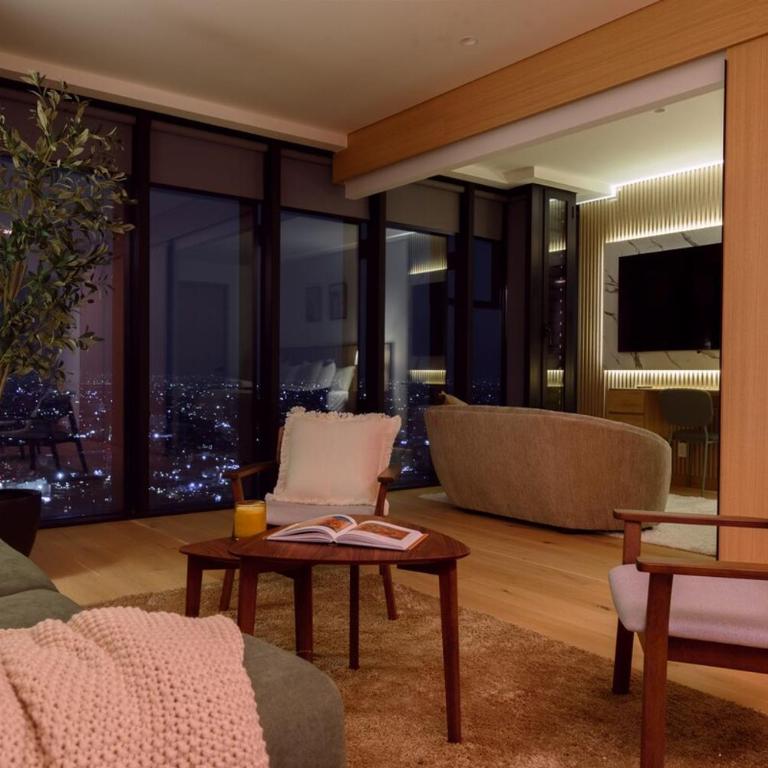 The R Line | Floor 42 Skyline | King Suite | Pool - Two-Bedroom Apartment - 40