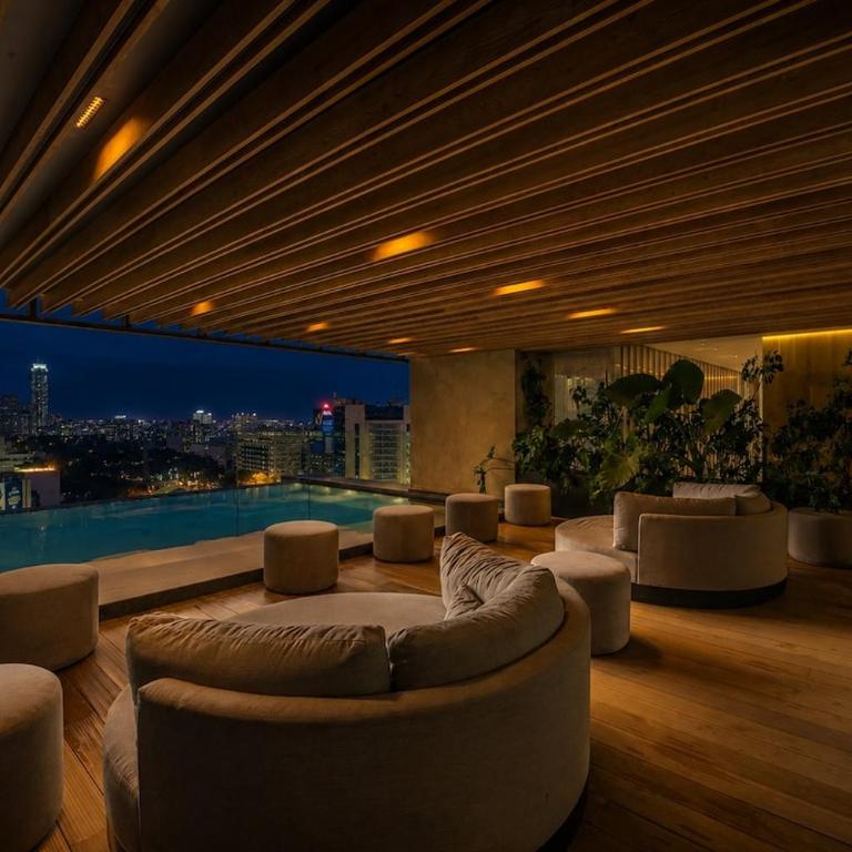 The R Line | Floor 42 Skyline | King Suite | Pool - Two-Bedroom Apartment - 50