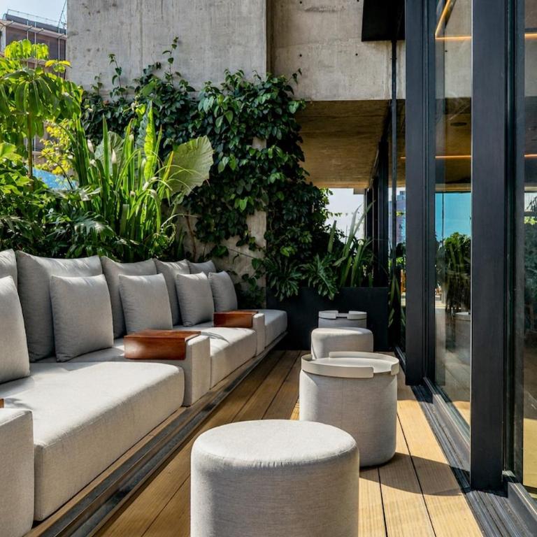 The R Line | Floor 42 Skyline | King Suite | Pool - Two-Bedroom Apartment - 56