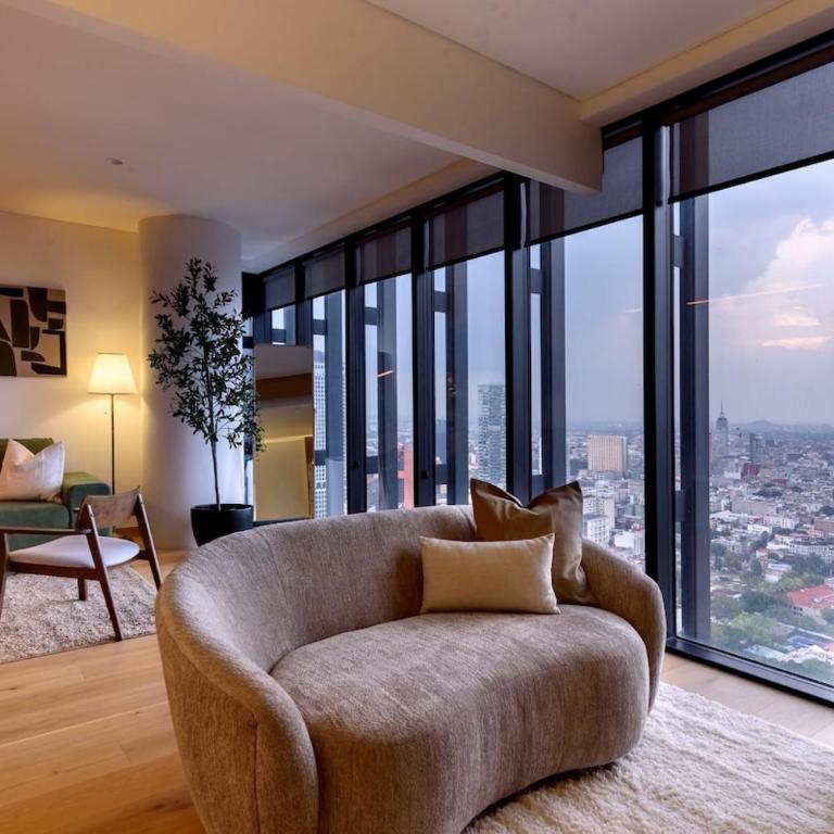 The R Line | Floor 42 Skyline | King Suite | Pool - Two-Bedroom Apartment - 64