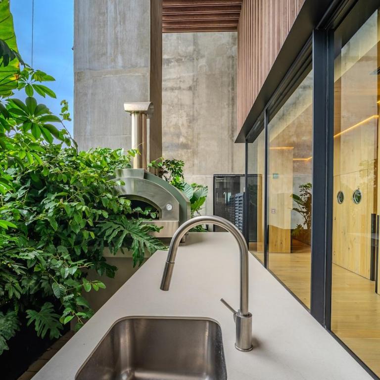 The R Line | Floor 42 Skyline | King Suite | Pool - Two-Bedroom Apartment - 67