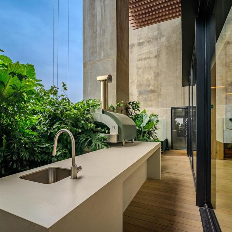 The R Line | Floor 42 Skyline | King Suite | Pool - Two-Bedroom Apartment - 68