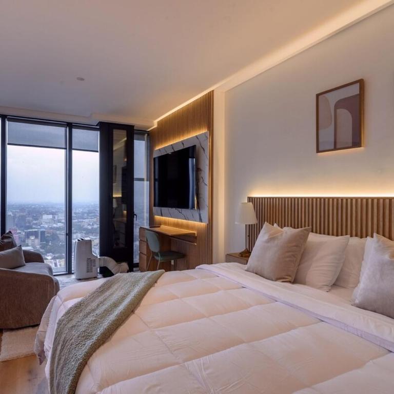 The R Line | Floor 42 Skyline | King Suite | Pool - Two-Bedroom Apartment - 74