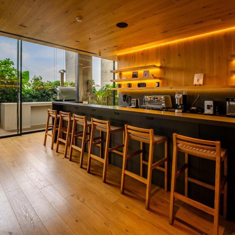 The R Line | Floor 42 Skyline | King Suite | Pool - Two-Bedroom Apartment - 75