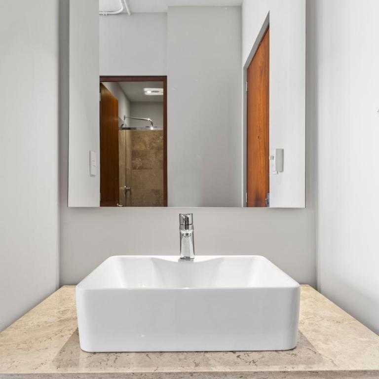 Suites Reforma by HomiRent - King Suite - 11