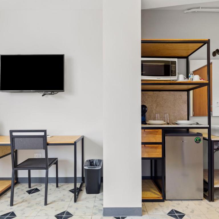Suites Reforma by HomiRent - King Suite - 12