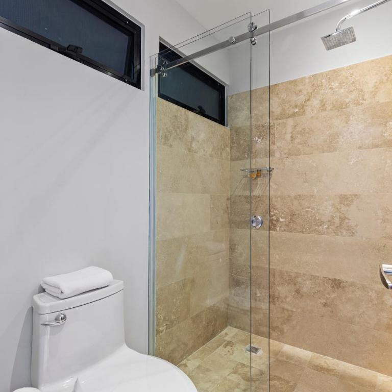 Suites Reforma by HomiRent - Triple Room with Balcony - 10