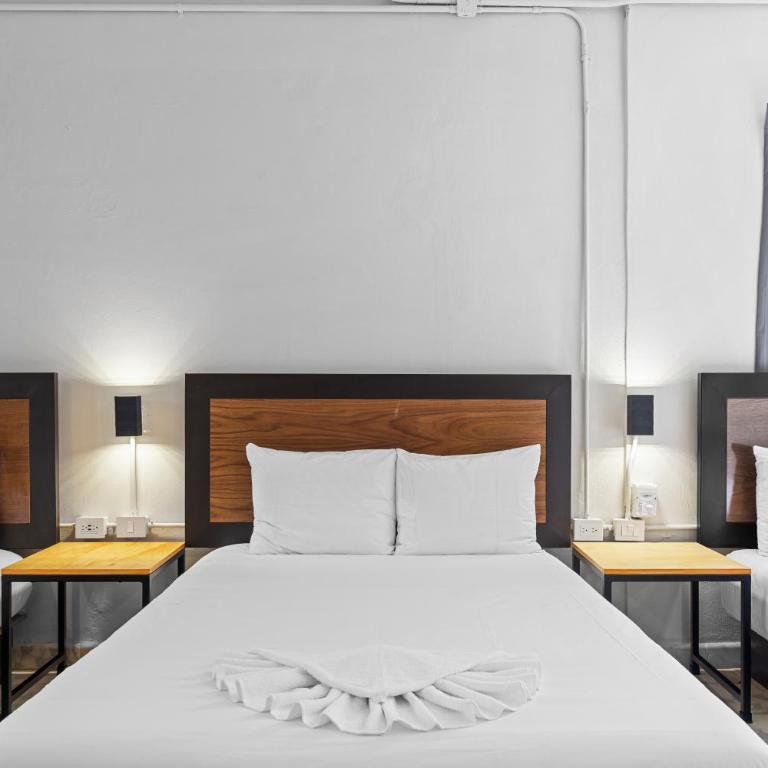 Suites Reforma by HomiRent - Triple Room with Balcony - 5
