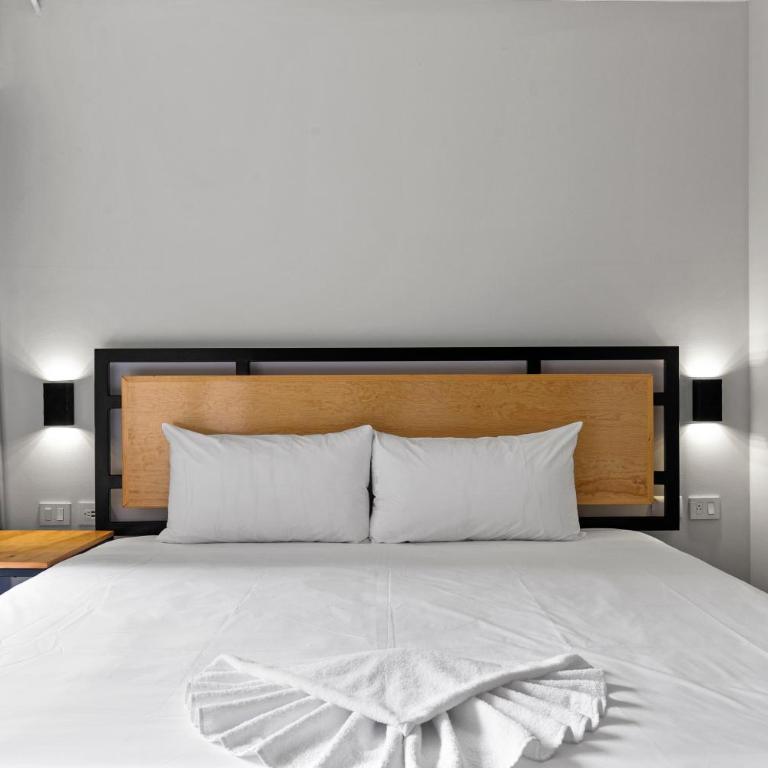Suites Reforma by HomiRent - Suite with Balcony - 7