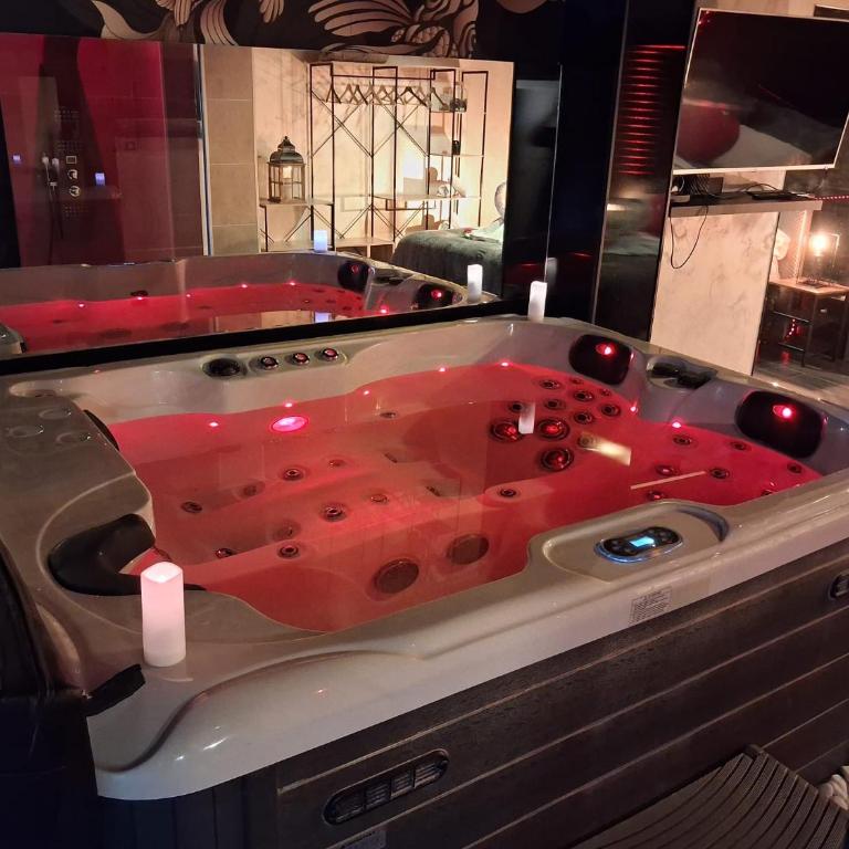 Suite avec Jacuzzi - Clim - Terrasse - Wi-Fi - Suite - 16