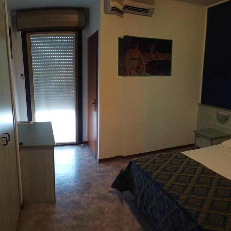Hotel Firenze - Camera Matrimoniale/Doppia con Letti Singoli con Vista Piscina - 5