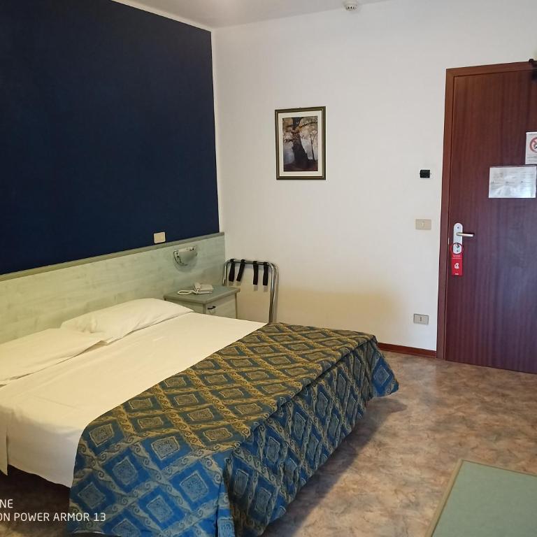 Hotel Firenze - Camera Matrimoniale/Doppia con Letti Singoli con Vista Piscina - 6