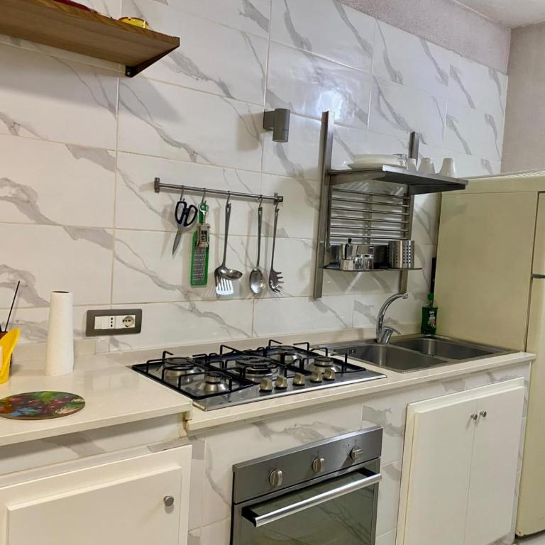 House of Fabio - tipico basso nel centro storico tra arte e storia - Two-Bedroom Apartment - 15