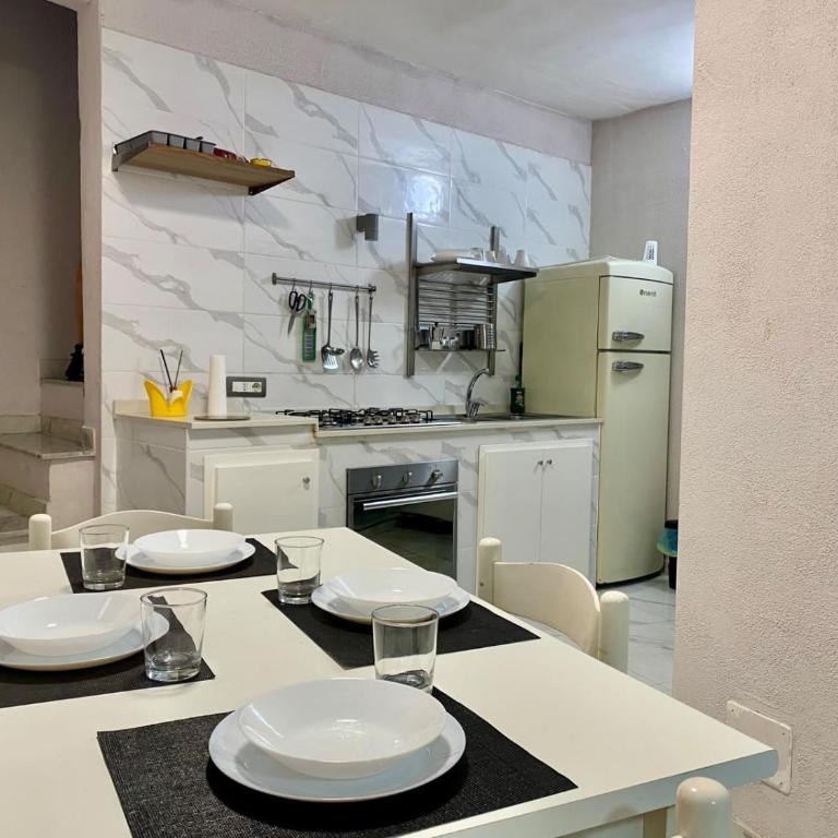 House of Fabio - tipico basso nel centro storico tra arte e storia - Two-Bedroom Apartment - 16