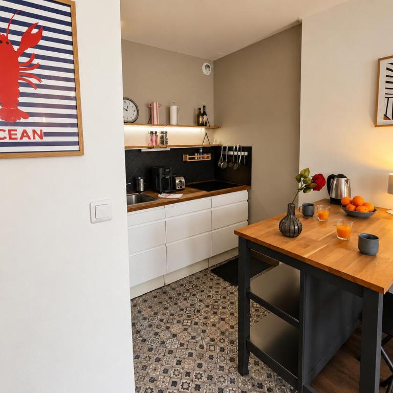 CLIM - 1 ch 1 sdb - proche tous commerces - Appartement 1 Chambre - 16